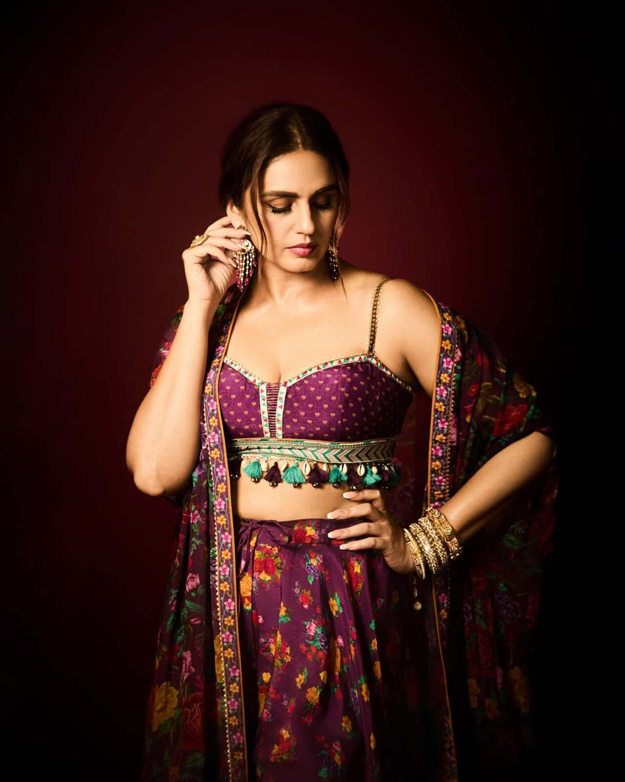 Jhumka gira re: The minimal queen dons yet another desi look, leaving her fans in awe, be it the outfit or her makeup, she manages to keep it natural